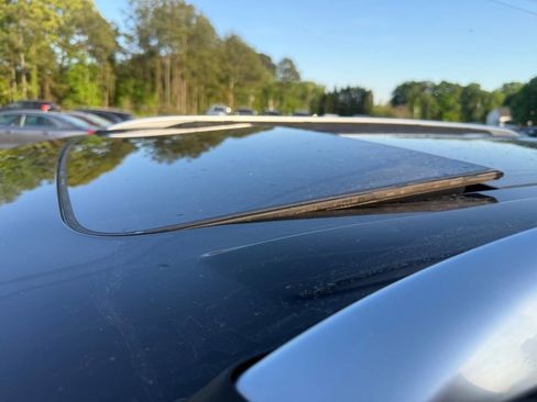 Used 2017 Ford Explorer Platinum image 35