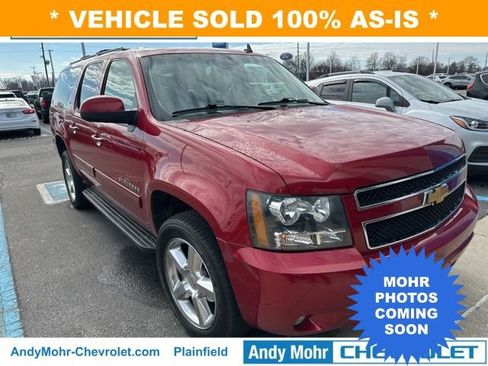 Used 2014 Chevrolet Suburban LT image 2