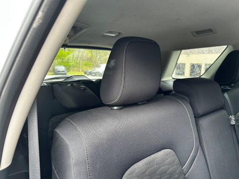 Used 2023 Nissan Pathfinder SV AWD/4WD image 12