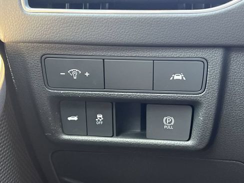 Used 2023 Hyundai Sonata Limited w/ Preferred Accessory Package FWD image 32