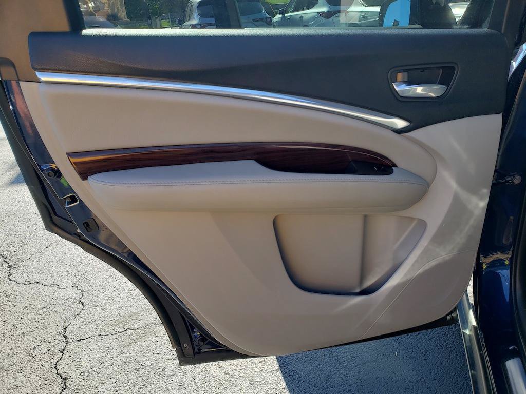 Used 2015 Acura MDX w/ Technology Package AWD/4WD image 32