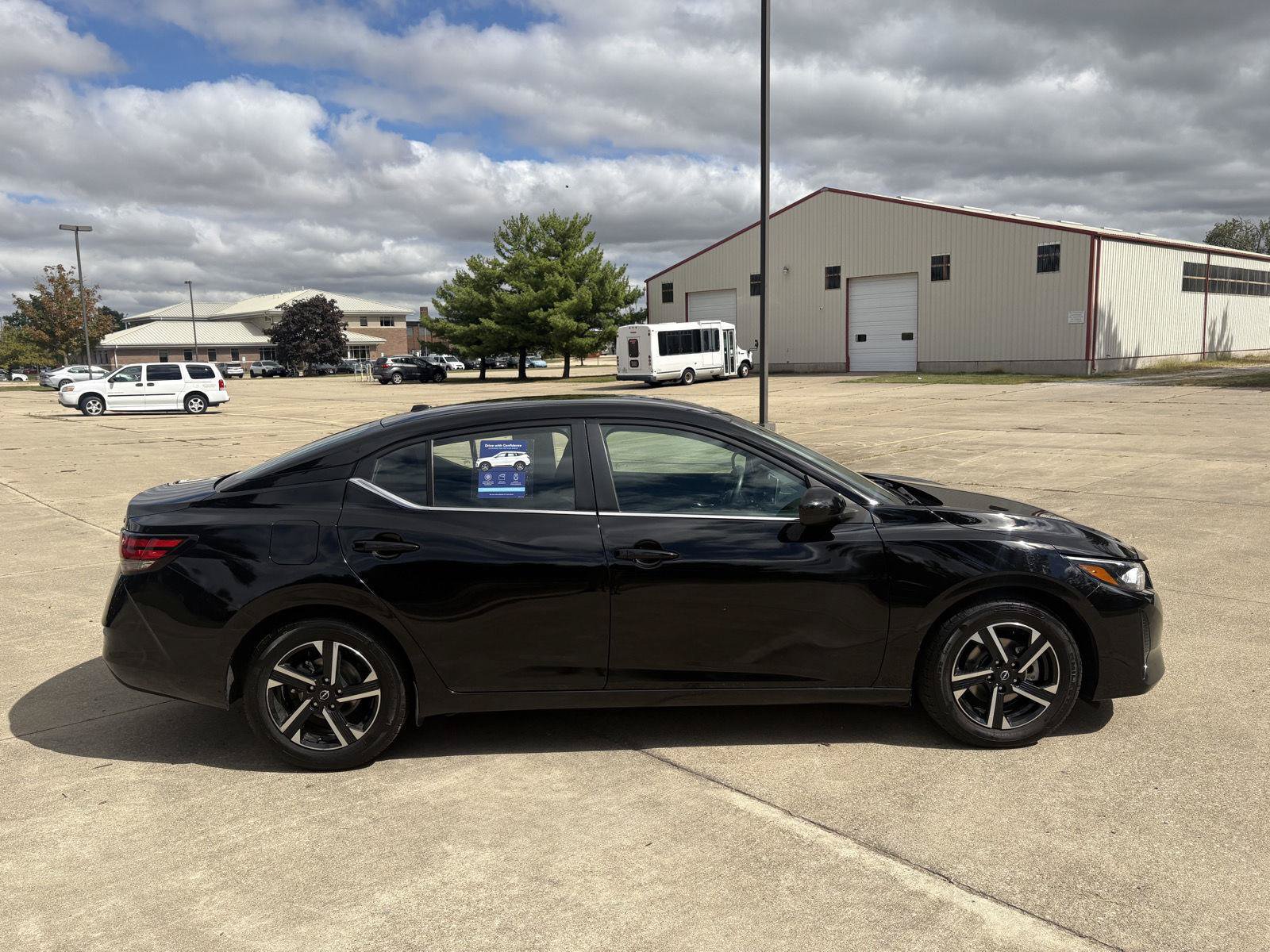 Used 2024 Nissan Sentra SV FWD image 22
