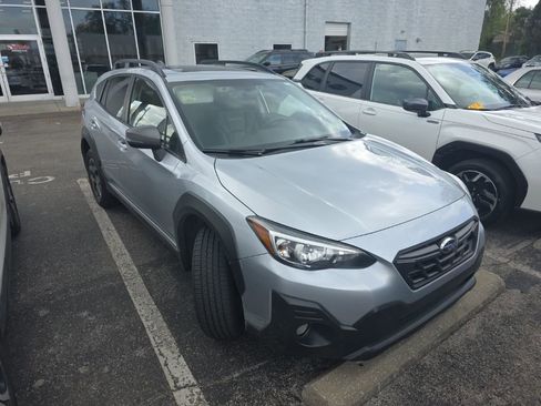 Used 2021 Subaru Crosstrek 2.5i Sport w/ Moonroof Package image 2