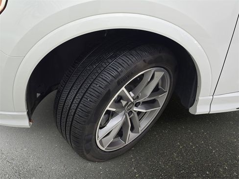 Certified 2025 Audi Q3 2.0T Premium w/ Convenience Package image 30