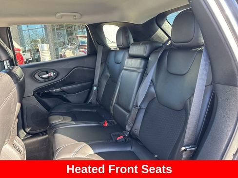 Used 2019 Jeep Cherokee Latitude Plus image 23