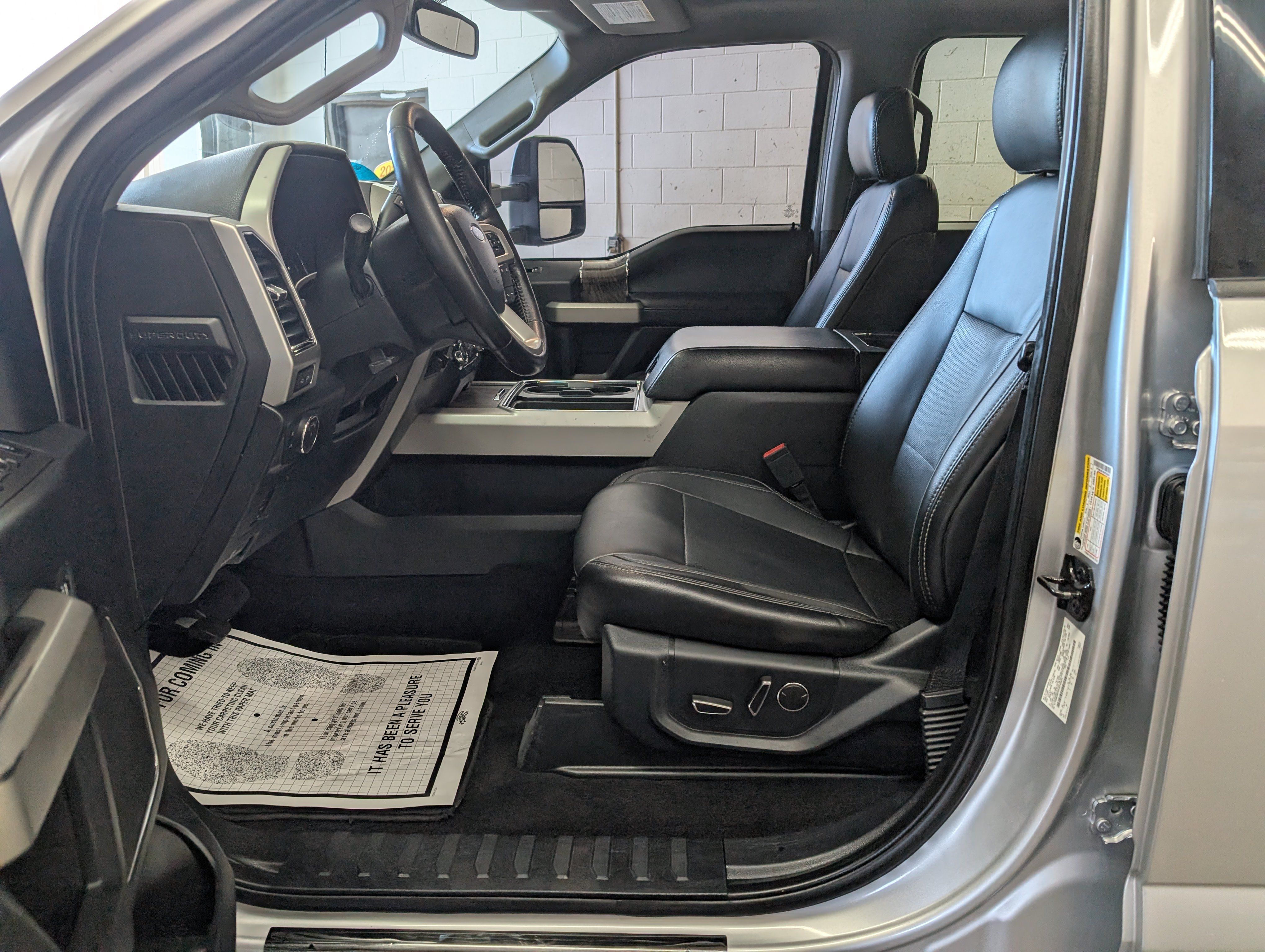 Used 2019 Ford F350 Lariat AWD/4WD image 11