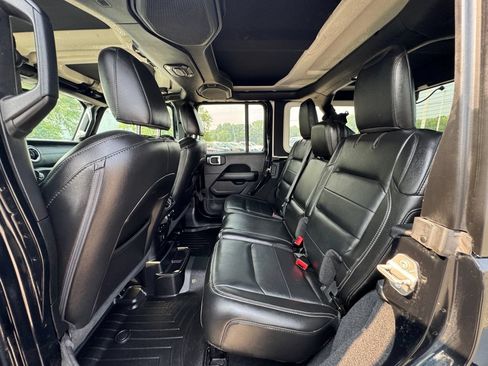 Used 2020 Jeep Wrangler Unlimited Sahara AWD/4WD image 35