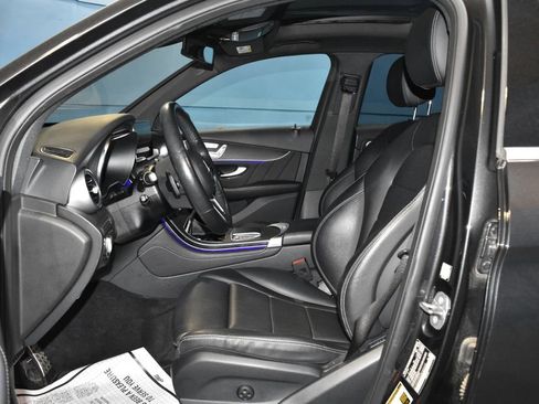 Used 2021 Mercedes-Benz GLC 300 4MATIC image 9