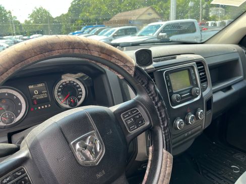 Used 2015 RAM 1500 Express AWD/4WD image 9