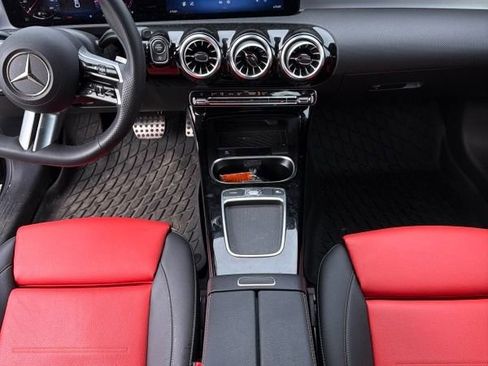 Used 2024 Mercedes-Benz CLA 250 4MATIC image 5