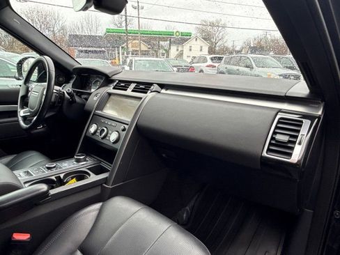Used 2020 Land Rover Discovery Landmark image 17
