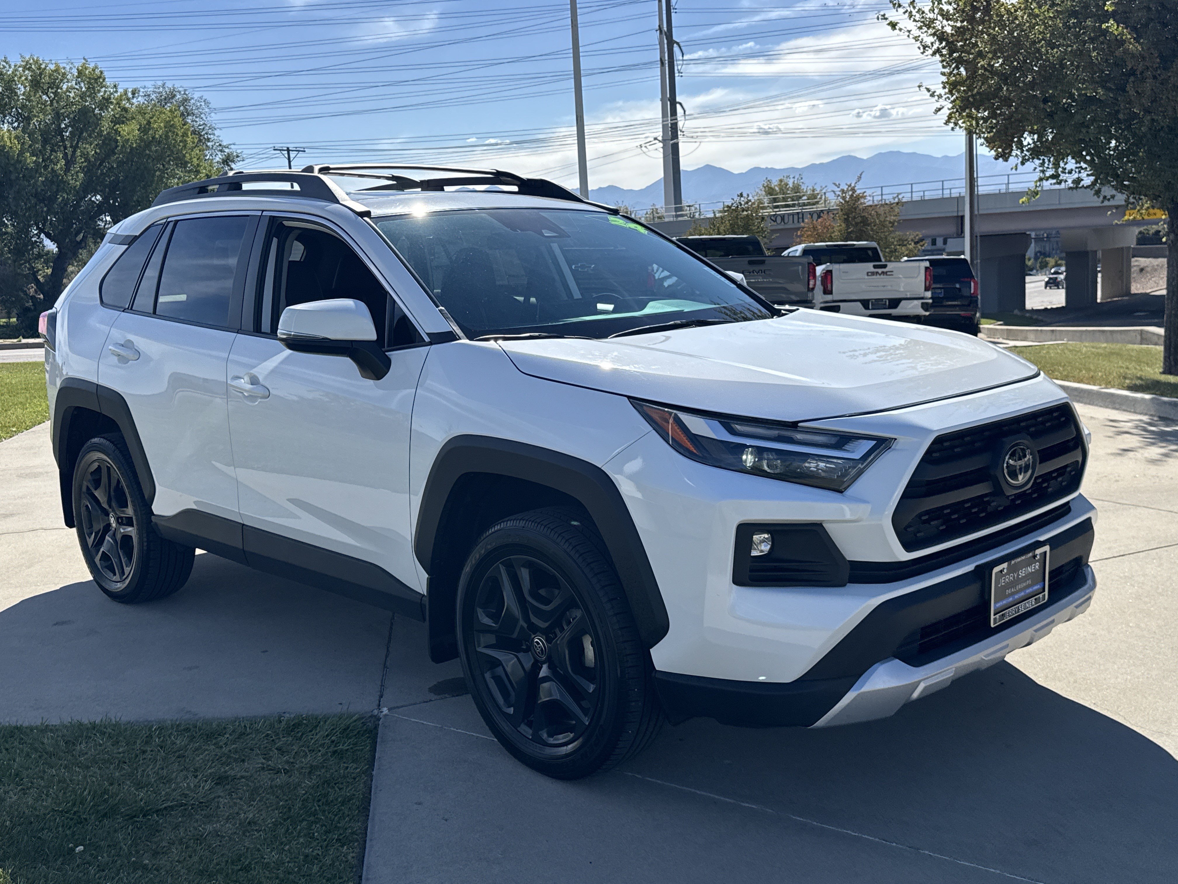 Used 2024 Toyota RAV4 Adventure w/ Convenience Package AWD/4WD image 7