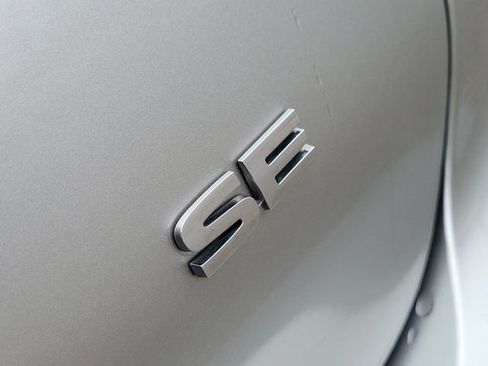 Used 2024 Mitsubishi Outlander SE image 9