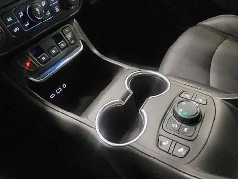 Used 2020 GMC Terrain SLT w/ Preferred Package image 26