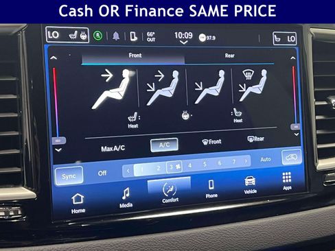 Used 2024 Chrysler Pacifica Touring-L FWD image 31