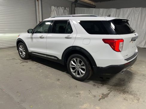Used 2023 Ford Explorer Limited image 5