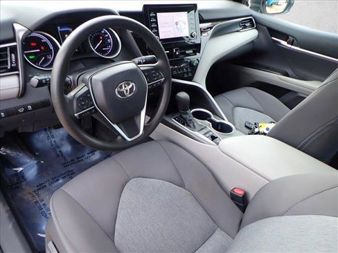 Used 2021 Toyota Camry LE image 9