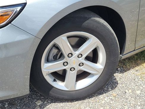 Used 2024 Chevrolet Malibu LT image 18