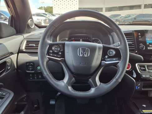 Used 2025 Honda Passport Black Edition image 17