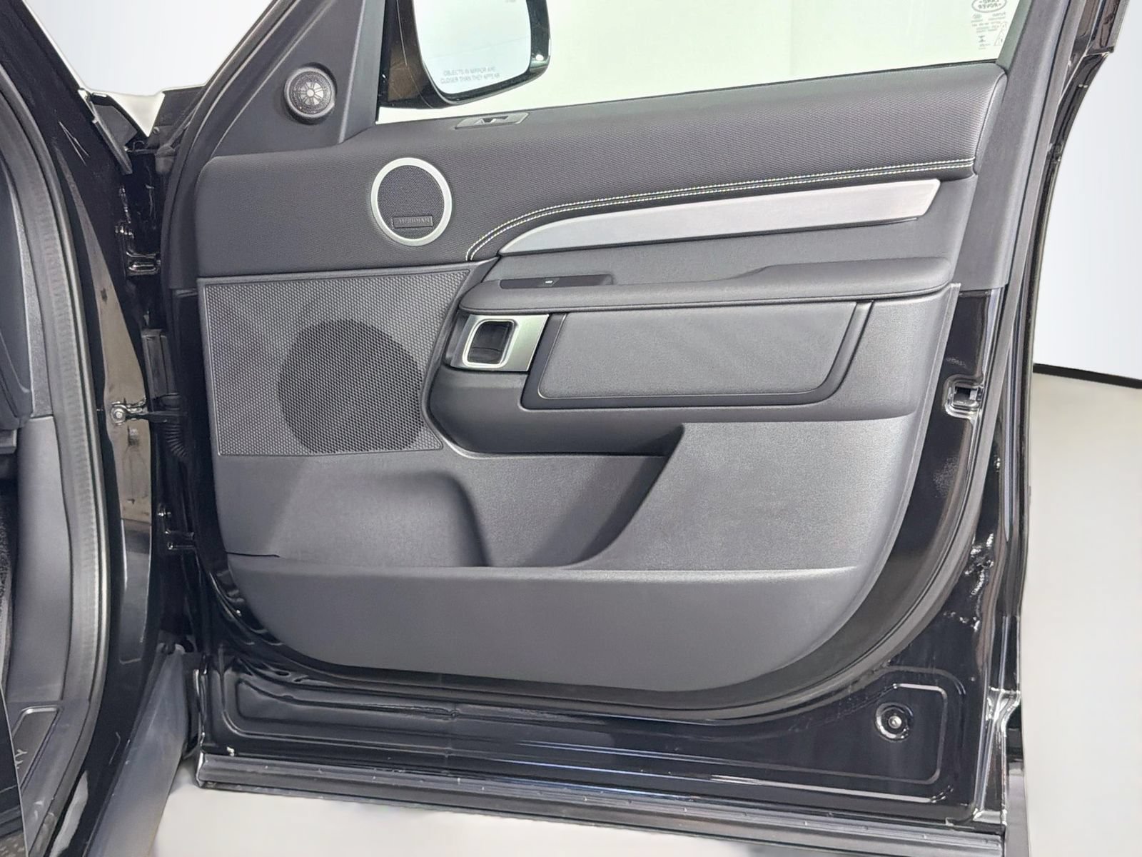 New 2026 Land Rover Discovery Dynamic SE AWD/4WD image 30