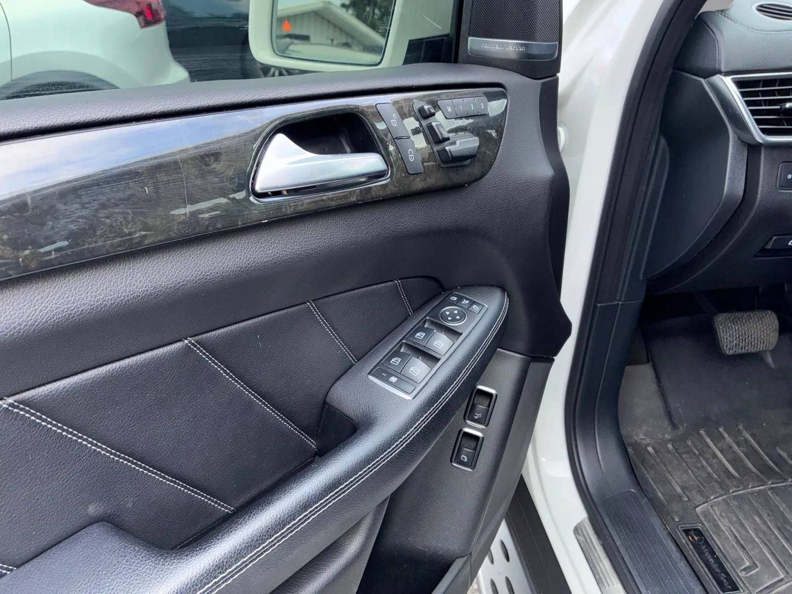 Used 2016 Mercedes-Benz GL 450 4MATIC image 17