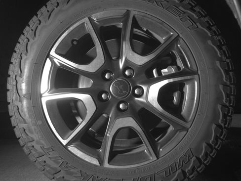 Used 2025 Jeep Compass Trailhawk AWD/4WD image 13