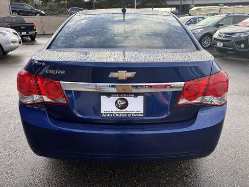Used 2013 Chevrolet Cruze LS image 5