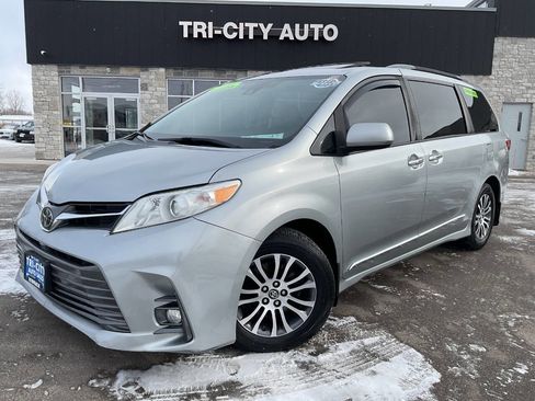 Used 2019 Toyota Sienna image 1