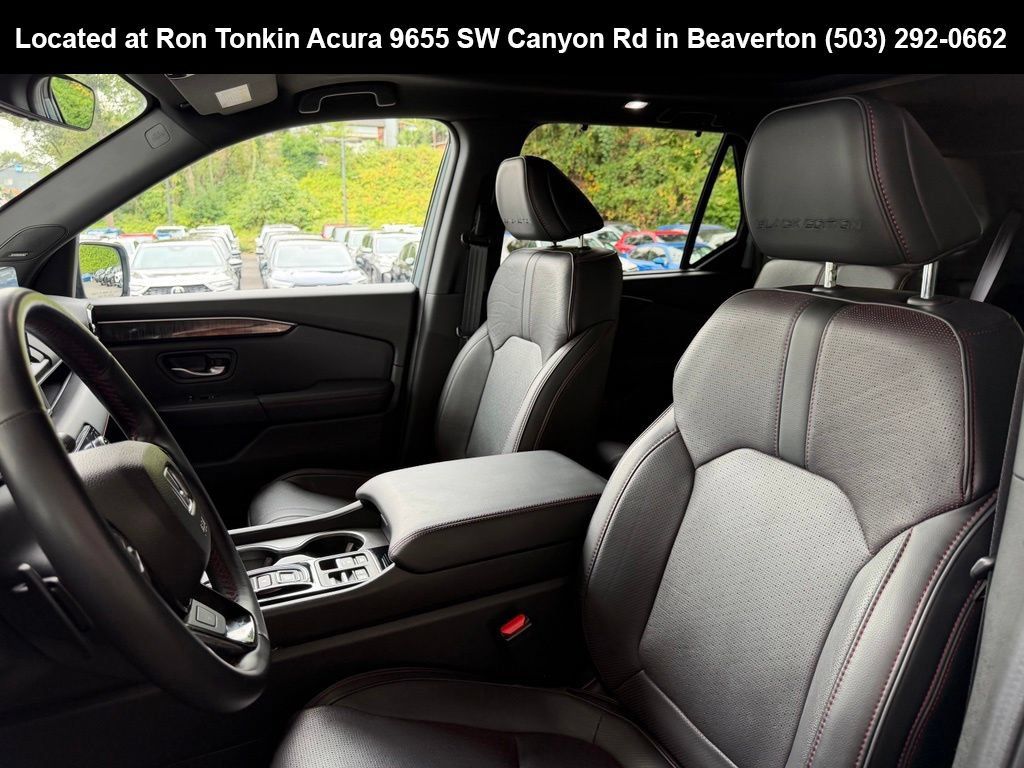Used 2025 Honda Pilot Black Edition image 16