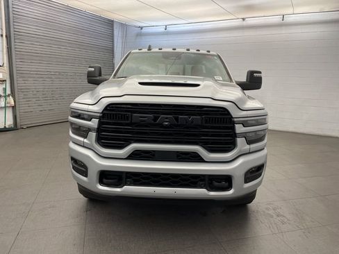 New 2026 RAM 3500 Laramie AWD/4WD image 9