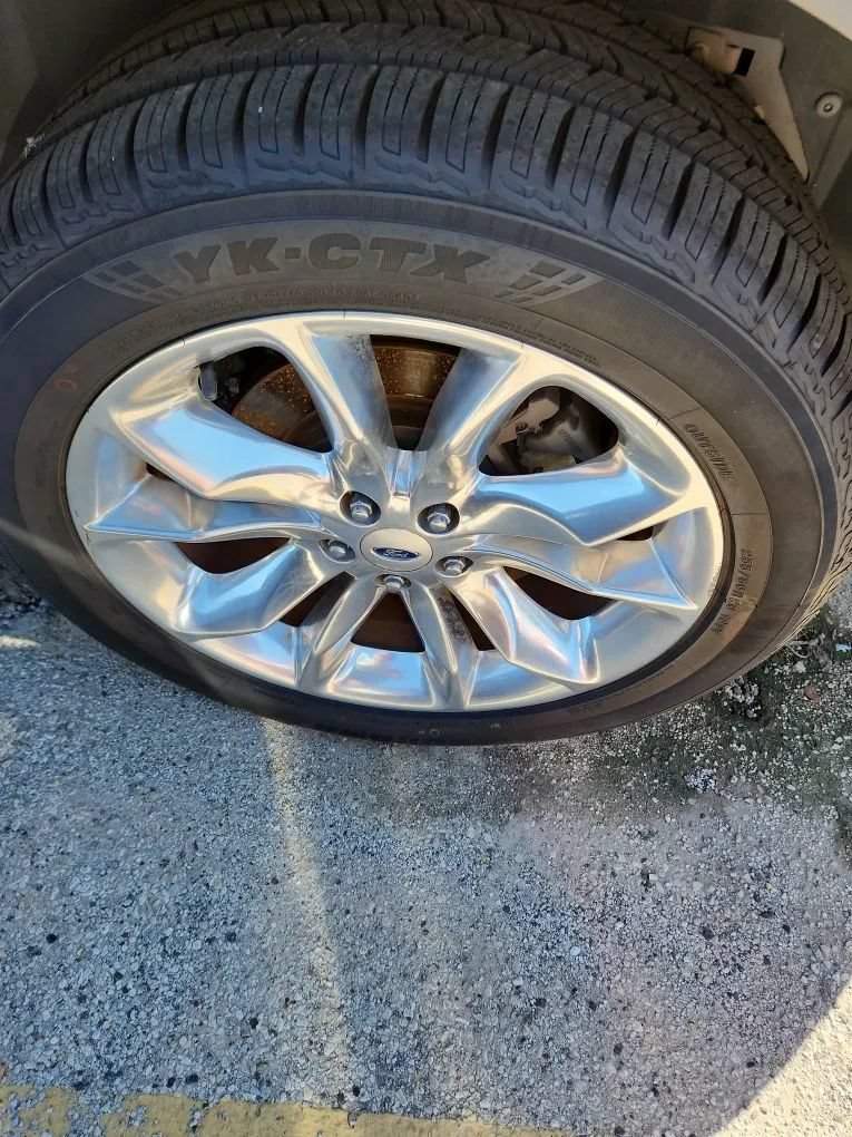 Used 2015 Ford Explorer XLT w/ Equipment Group 202A FWD image 10