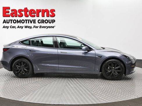 Used 2023 Tesla Model 3 Standard Range image 4