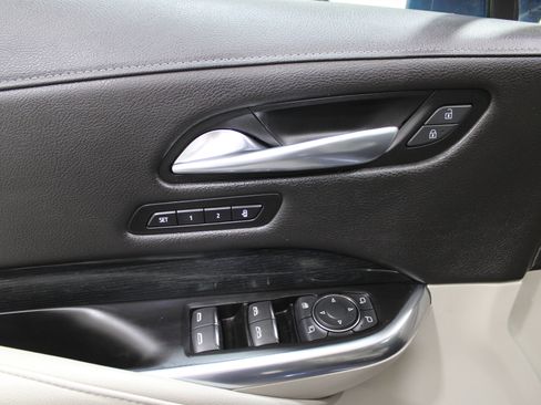 Used 2019 Cadillac XT4 Premium Luxury image 8