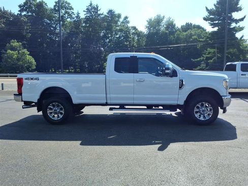 Used 2019 Ford F350 XLT w/ XLT Premium Package AWD/4WD image 4