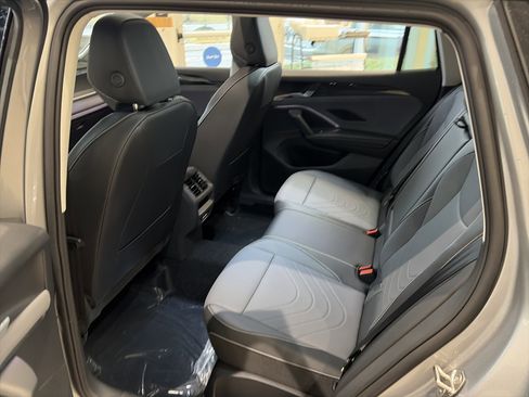 New 2026 Volkswagen Tiguan SE image 19