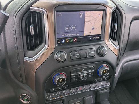 Used 2019 Chevrolet Silverado 1500 High Country w/ Technology Package image 12