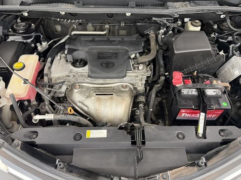 Used 2018 Toyota RAV4 LE w/ All Weather Liner Package AWD/4WD image 11