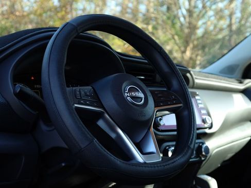 Used 2024 Nissan Kicks SV image 7