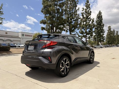 Used 2018 Toyota C-HR XLE FWD image 7