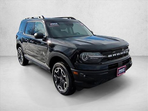 Used 2024 Ford Bronco Sport Outer Banks w/ Tech Package image 3