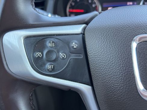 Used 2023 GMC Acadia SLT image 27