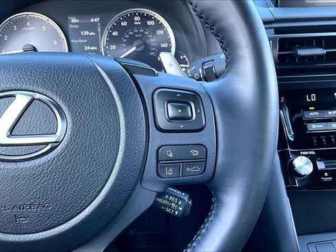 Certified 2025 Lexus IS 300 F Sport image 23