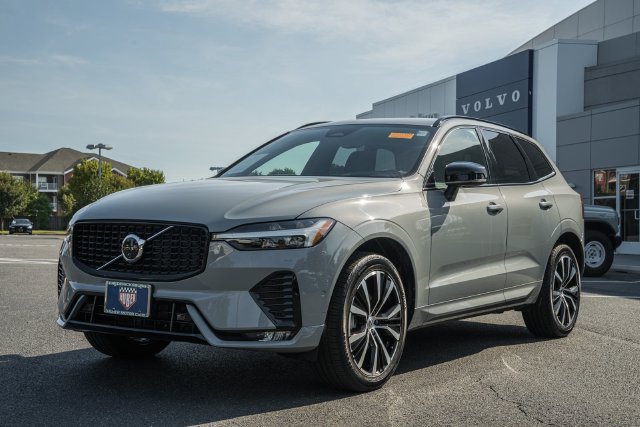 Certified 2024 Volvo XC60 B5 Ultimate w/ Protection Package Premier AWD/4WD image 3