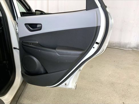 Used 2019 Hyundai Kona SE FWD image 23