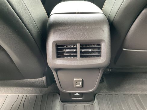 Used 2024 GMC Terrain AT4 image 27