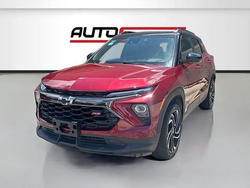 Used 2025 Chevrolet TrailBlazer RS w/ Convenience Package AWD/4WD image 3