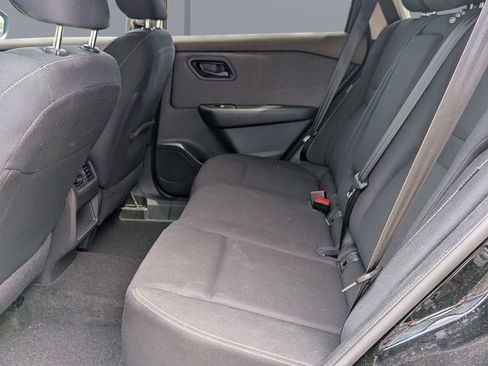 Used 2023 Nissan Rogue S image 13