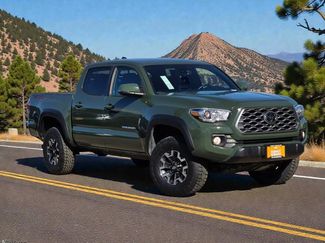 Used 2022 Toyota Tacoma TRD Off-Road video 2