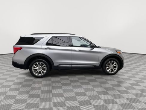 Used 2023 Ford Explorer XLT w/ Equipment Group 202A image 44