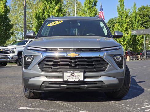 Used 2025 Chevrolet TrailBlazer LT AWD/4WD image 16